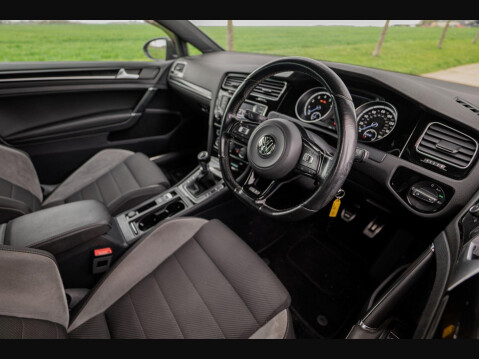 Volkswagen Golf 2.0 TSI BlueMotion Tech R 4Motion Euro 6 (s/s) 3dr 67