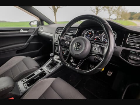 Volkswagen Golf 2.0 TSI BlueMotion Tech R 4Motion Euro 6 (s/s) 3dr 52