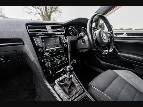 Volkswagen Golf 2.0 TSI BlueMotion Tech R 4Motion Euro 6 (s/s) 3dr 35
