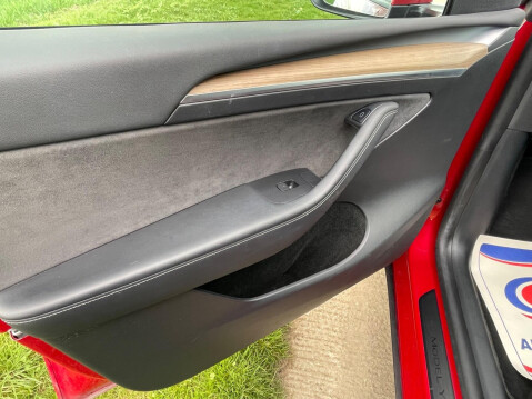 Tesla Model Y (Dual Motor) Long Range Auto 4WDE 5dr 21