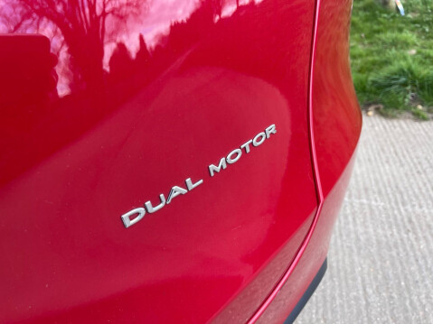 Tesla Model Y (Dual Motor) Long Range Auto 4WDE 5dr 23