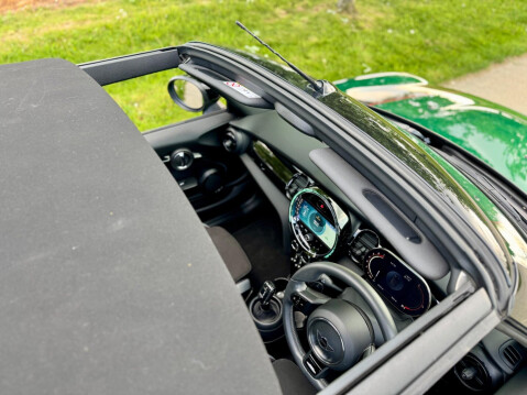 Mini Convertible 2.0 John Cooper Works Steptronic Euro 6 (s/s) 2dr 18