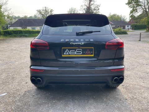 Porsche Cayenne 3.0 V6 E-Hybrid S TiptronicS 4WD Euro 6 (s/s) 5dr 12