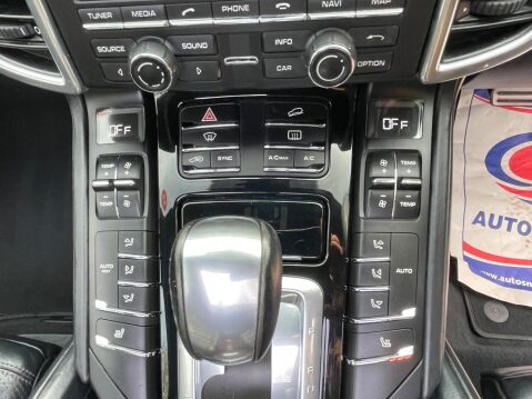 Porsche Cayenne 3.0 V6 E-Hybrid S TiptronicS 4WD Euro 6 (s/s) 5dr 13
