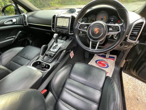 Porsche Cayenne 3.0 V6 E-Hybrid S TiptronicS 4WD Euro 6 (s/s) 5dr 25