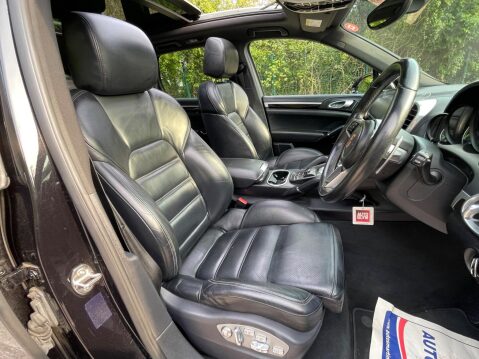 Porsche Cayenne 3.0 V6 E-Hybrid S TiptronicS 4WD Euro 6 (s/s) 5dr 26