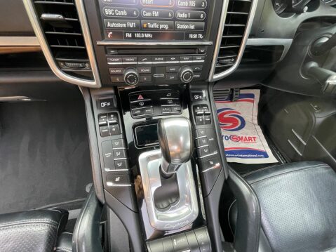 Porsche Cayenne 3.0 V6 E-Hybrid S TiptronicS 4WD Euro 6 (s/s) 5dr 41