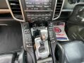 Porsche Cayenne 3.0 V6 E-Hybrid S TiptronicS 4WD Euro 6 (s/s) 5dr 41