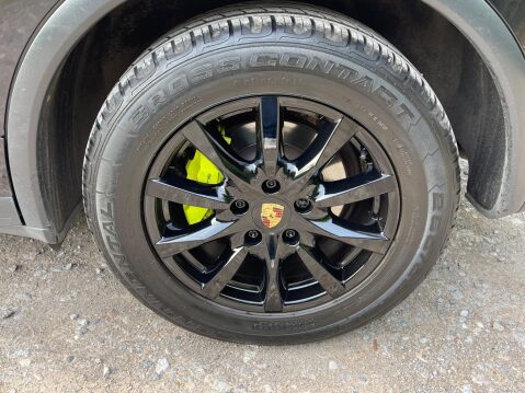 Porsche Cayenne 3.0 V6 E-Hybrid S TiptronicS 4WD Euro 6 (s/s) 5dr 48