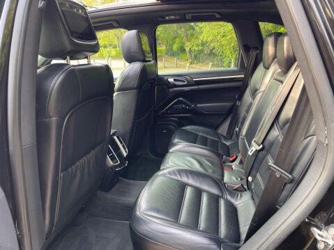 Porsche Cayenne 3.0 V6 E-Hybrid S TiptronicS 4WD Euro 6 (s/s) 5dr 39
