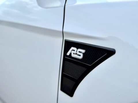 Ford Focus 2.3T EcoBoost RS AWD Euro 6 (s/s) 5dr 15