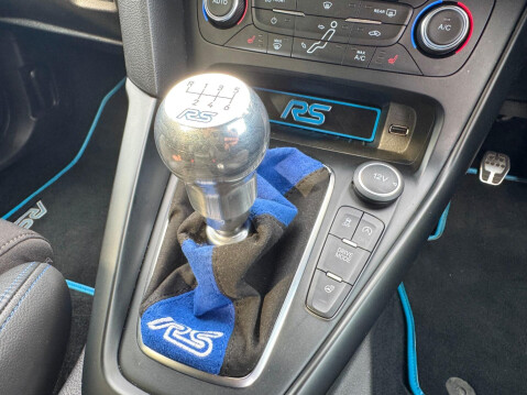 Ford Focus 2.3T EcoBoost RS AWD Euro 6 (s/s) 5dr 90