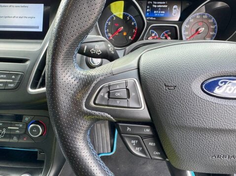 Ford Focus 2.3T EcoBoost RS AWD Euro 6 (s/s) 5dr 36