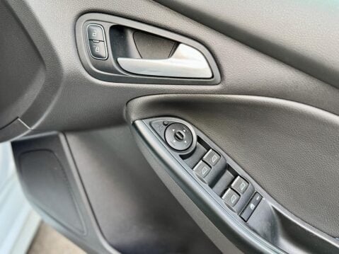 Ford Focus 2.3T EcoBoost RS AWD Euro 6 (s/s) 5dr 79