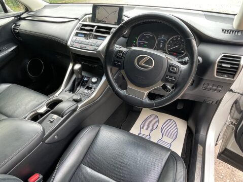 Lexus NX 2.5 300h Luxury E-CVT 4WD Euro 6 (s/s) 5dr 30