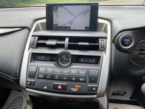 Lexus NX 2.5 300h Luxury E-CVT 4WD Euro 6 (s/s) 5dr 41