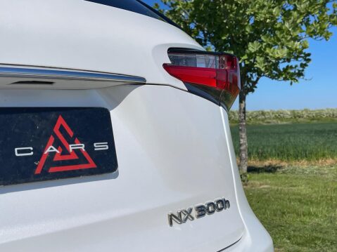 Lexus NX 2.5 300h Luxury E-CVT 4WD Euro 6 (s/s) 5dr 52