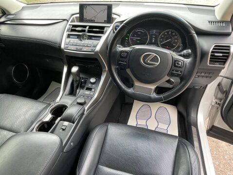 Lexus NX 2.5 300h Luxury E-CVT 4WD Euro 6 (s/s) 5dr 29