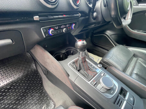 Audi RS3 2.5 TFSI Sportback S Tronic quattro Euro 6 (s/s) 5dr (Nav) 17