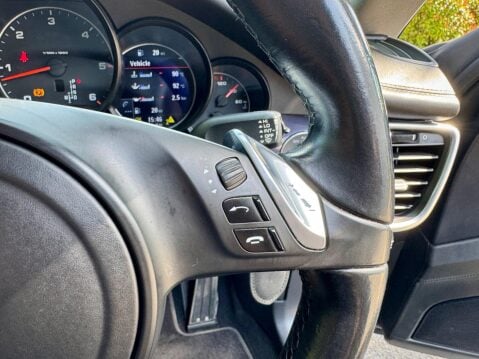 Porsche Panamera 3.0D V6 TiptronicS Euro 5 (s/s) 5dr 40