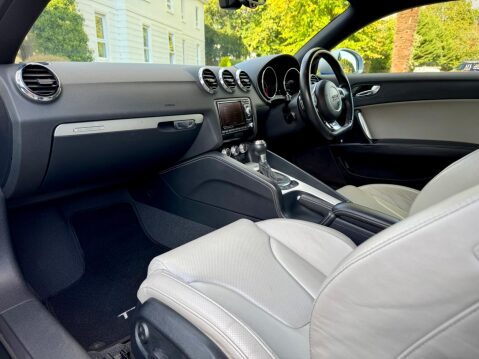Audi TT 2.5 TFSI Coupe 3dr Petrol S Tronic quattro Euro 5 (340 ps) 73