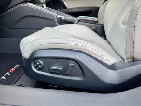 Audi TT 2.5 TFSI Coupe 3dr Petrol S Tronic quattro Euro 5 (340 ps) 54