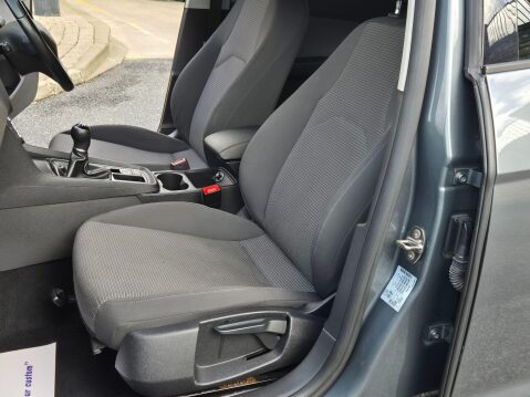 SEAT Leon 1.6 TDI SE Dynamic Technology Euro 6 (s/s) 5dr 10