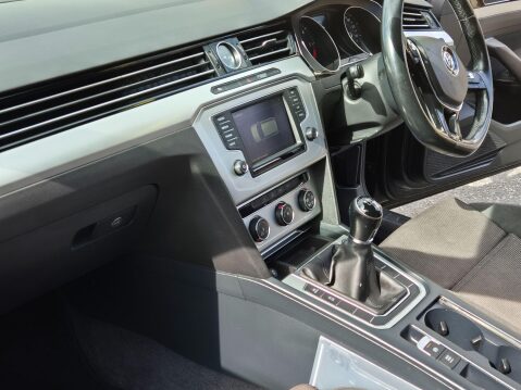 Volkswagen Passat 1.6 TDI BlueMotion Tech SE Business Euro 6 (s/s) 5dr 22
