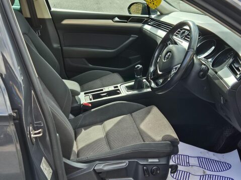 Volkswagen Passat 1.6 TDI BlueMotion Tech SE Business Euro 6 (s/s) 5dr 2