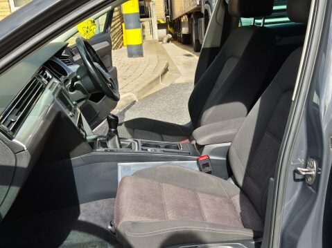 Volkswagen Passat 1.6 TDI BlueMotion Tech SE Business Euro 6 (s/s) 5dr 14