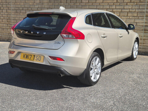 Volvo V40 2.0 D3 Inscription Auto Euro 6 (s/s) 5dr 19