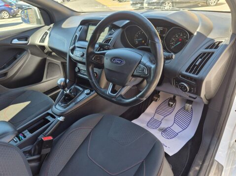 Ford Focus 1.5T EcoBoost ST-Line Euro 6 (s/s) 5dr 6