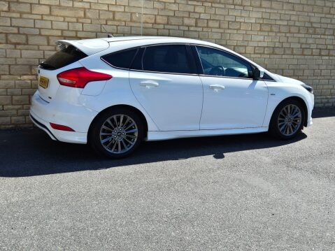 Ford Focus 1.5T EcoBoost ST-Line Euro 6 (s/s) 5dr 15