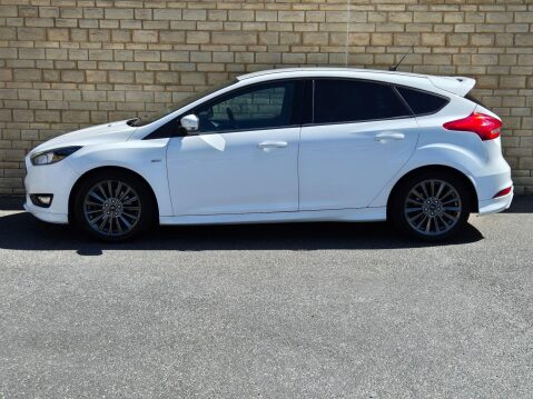 Ford Focus 1.5T EcoBoost ST-Line Euro 6 (s/s) 5dr 27