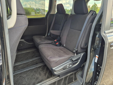 Toyota Voxy 1.8 VVT-H 7 SEATER EURO6 5DR 18