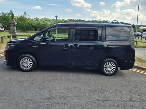 Toyota Voxy 1.8 VVT-H 7 SEATER EURO6 5DR 28