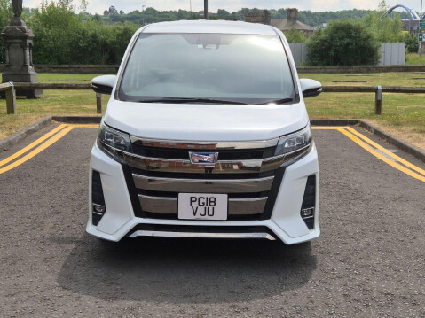 Toyota Noah voxy 1.8 hybrid automatic 5dr euro 6 8