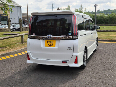 Toyota Noah voxy 1.8 hybrid automatic 5dr euro 6 23