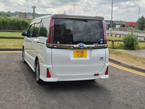 Toyota Noah voxy 1.8 hybrid automatic 5dr euro 6 25