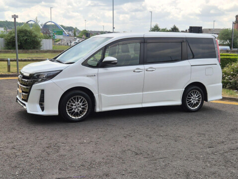 Toyota Noah voxy 1.8 hybrid automatic 5dr euro 6 35