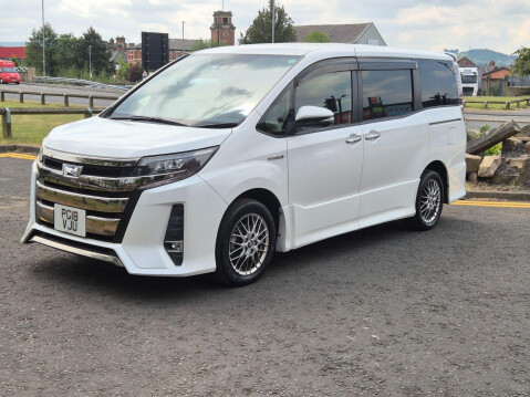Toyota Noah voxy 1.8 hybrid automatic 5dr euro 6 38