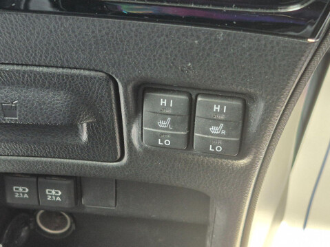 Toyota Noah voxy 1.8 hybrid automatic 5dr euro 6 39