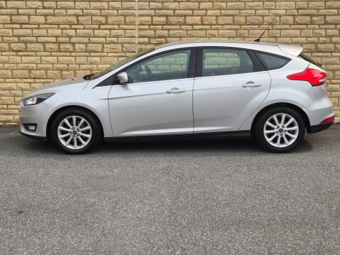 Ford Focus 1.0T EcoBoost Titanium Euro 6 (s/s) 5dr 25