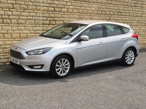 Ford Focus 1.0T EcoBoost Titanium Euro 6 (s/s) 5dr 28
