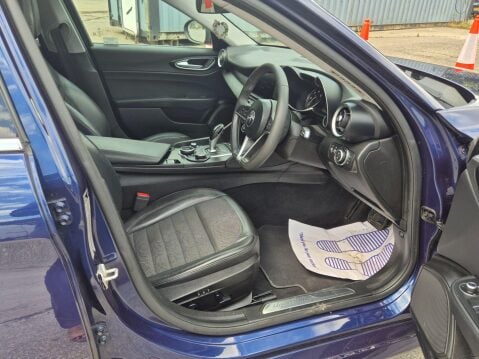 Alfa Romeo Giulia 2.2 TD Tecnica Auto Euro 6 (s/s) 4dr 2