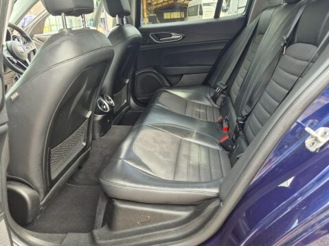 Alfa Romeo Giulia 2.2 TD Tecnica Auto Euro 6 (s/s) 4dr 10