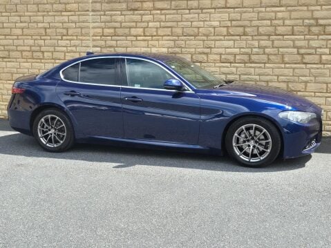 Alfa Romeo Giulia 2.2 TD Tecnica Auto Euro 6 (s/s) 4dr 11