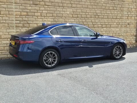 Alfa Romeo Giulia 2.2 TD Tecnica Auto Euro 6 (s/s) 4dr 13