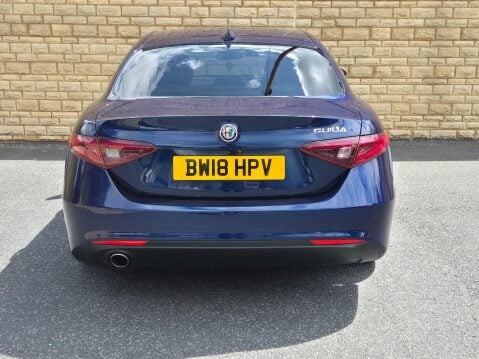 Alfa Romeo Giulia 2.2 TD Tecnica Auto Euro 6 (s/s) 4dr 17