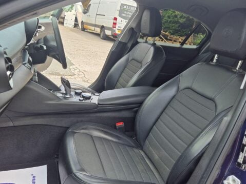 Alfa Romeo Giulia 2.2 TD Tecnica Auto Euro 6 (s/s) 4dr 18